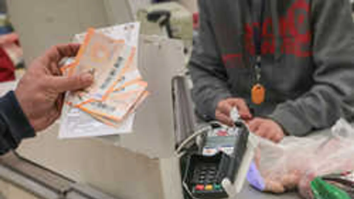 Csütörtökön megkezdődik az Erzsébet-utalványok kézbesítése