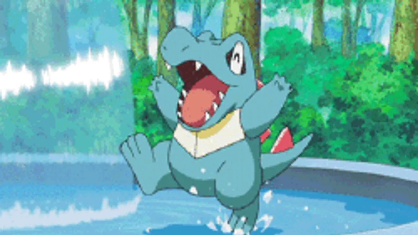 Videóra vették: Így őrjöng a győri szökőkútban szexelő nő