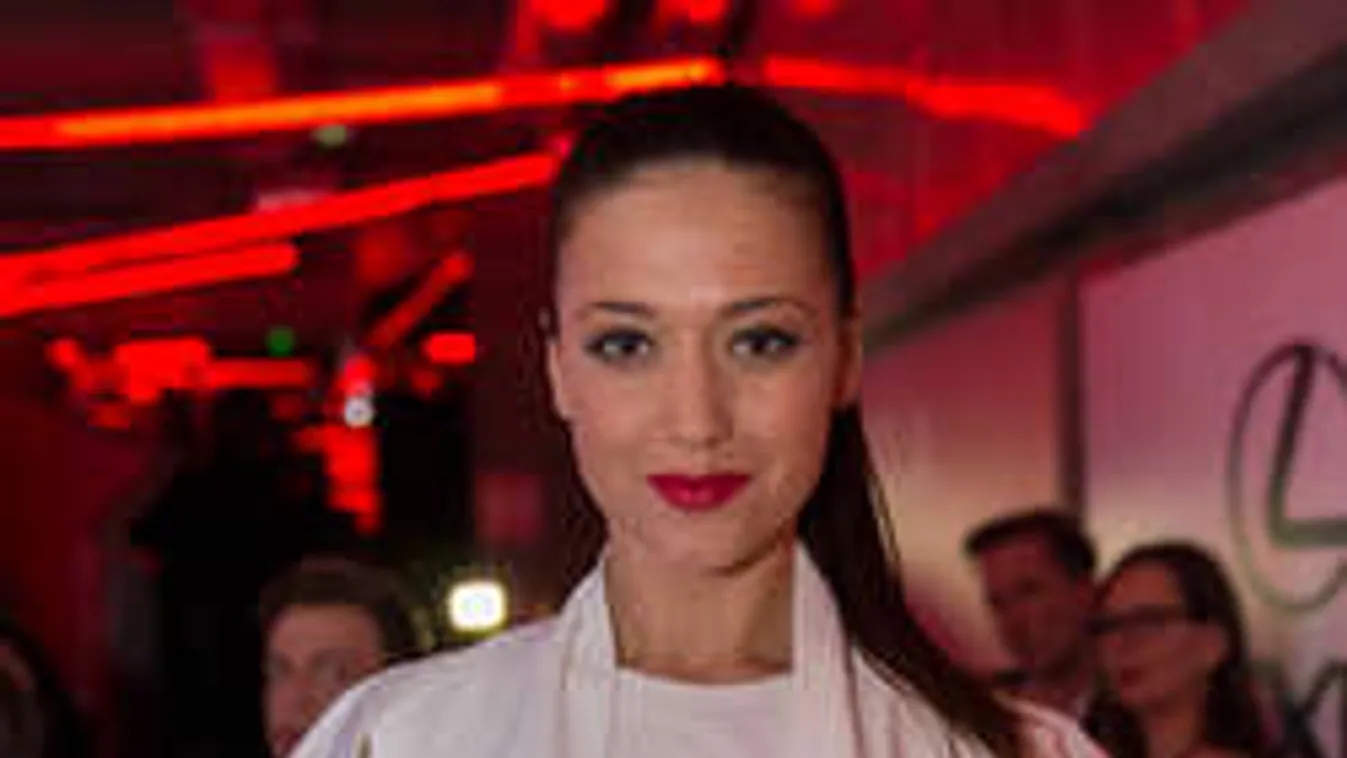 Ismeretlenek fenyegették meg a TV2 szexi sztárját