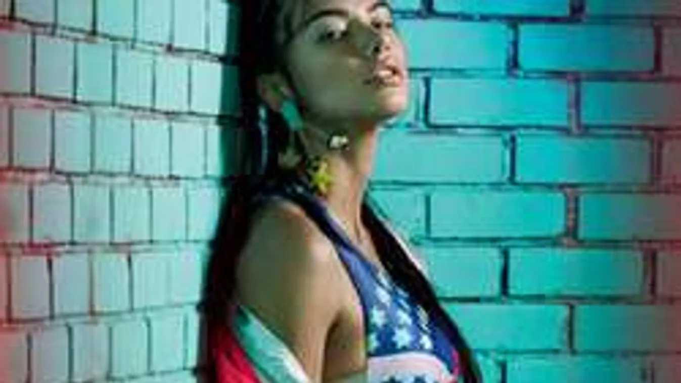 Zuhanyzóban fotózta meztelen testét a sztárfocista világszép csaja