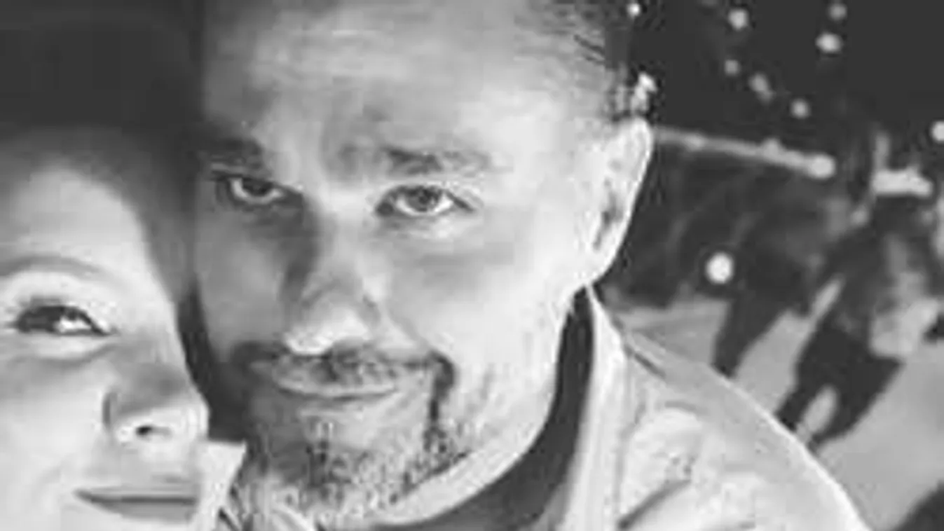 Ezzel a férfival osztozkodik a pasija Tóth Verán