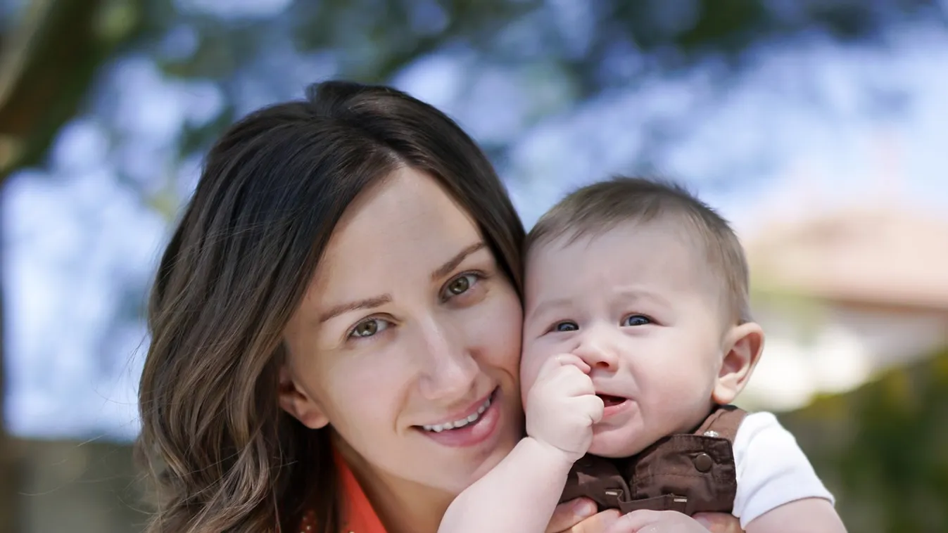 Kettős tragédia: kisfiát ölelve zuhant a halálba az édesanya