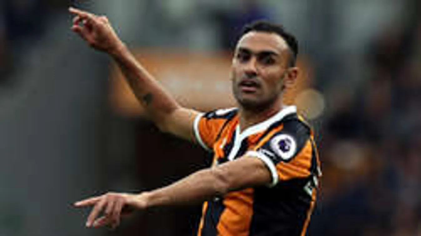 Gyalázat, ilyen ez év csalása a focipályán - Videó