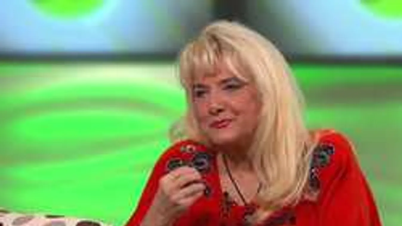 Fura, de igaz: Karda Bea csak 12 éves!