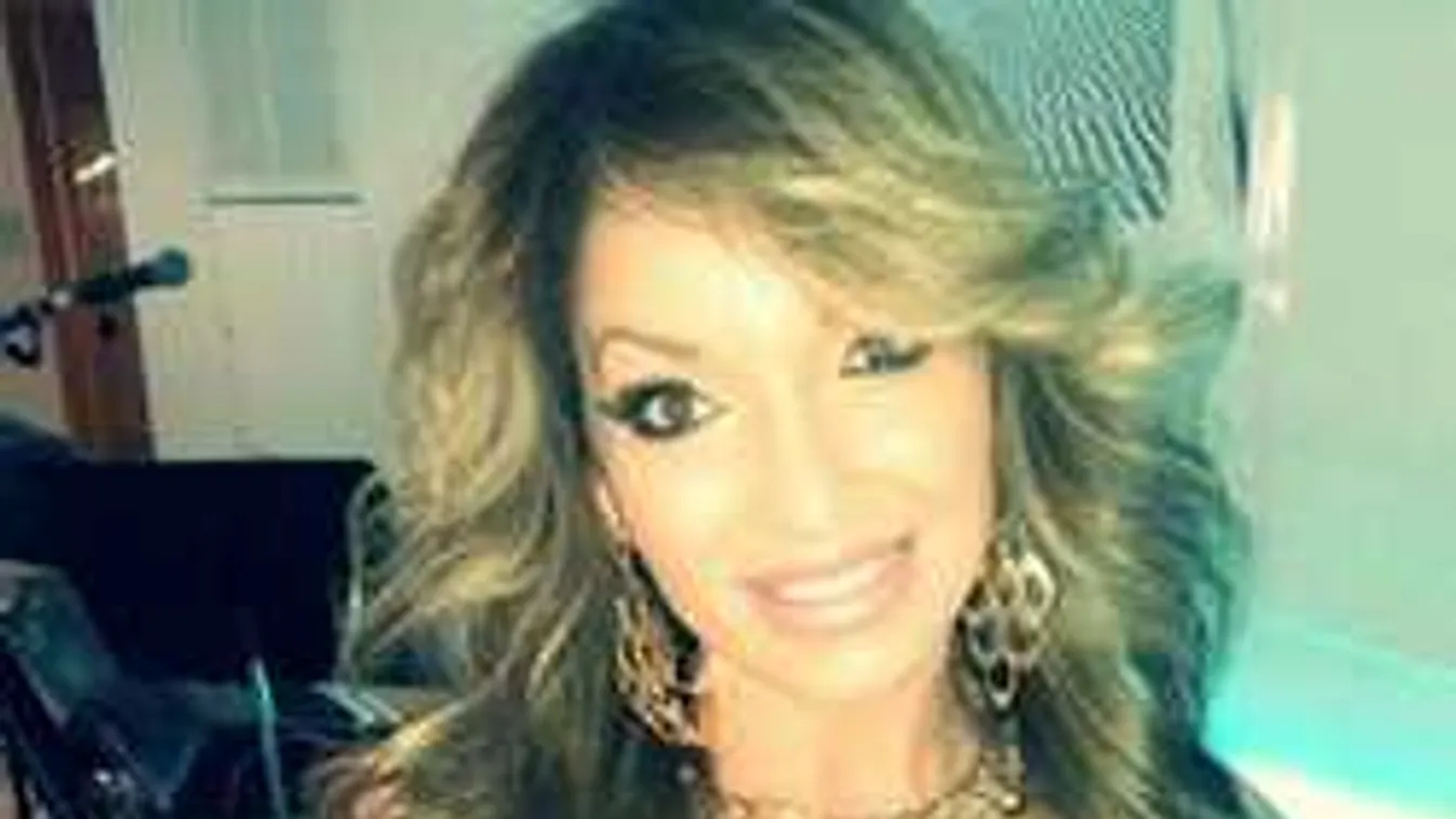 Elképesztő módszer: Így altatja el kislányát a magyar popdíva