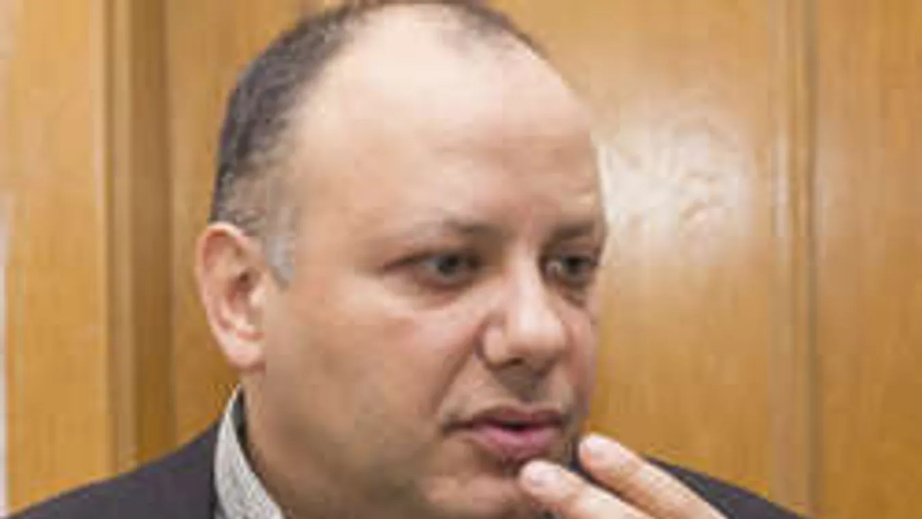 Azt beszélik, hamarosan elválik Damu Roland és felesége!