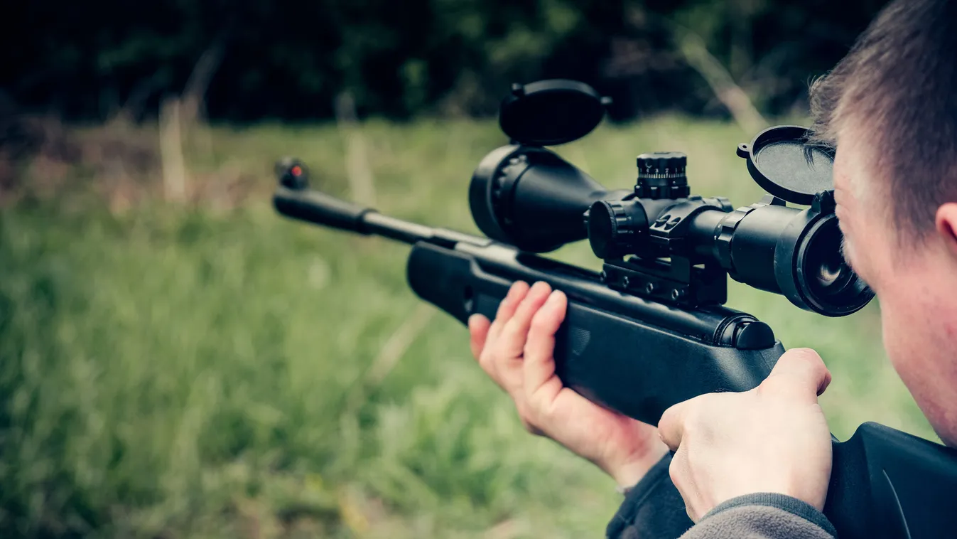 Rettegnek a begőzölt nyugdíjastól: kétszer is rálőtt a menekülő tinikre Misi bácsi