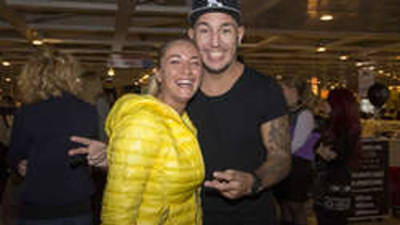 Ismét szakítottak Curtisék