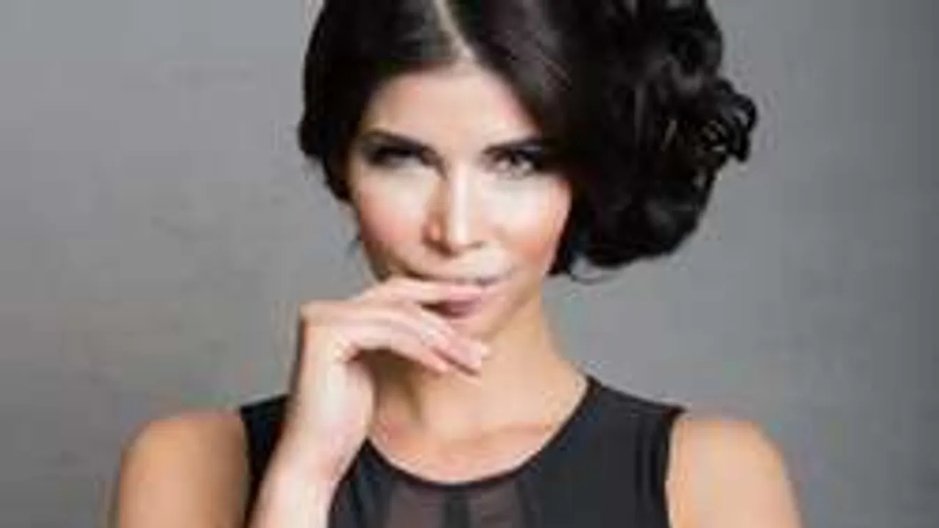 Meztelen étteremben kezdett dolgozni a pucérkodó topmodell