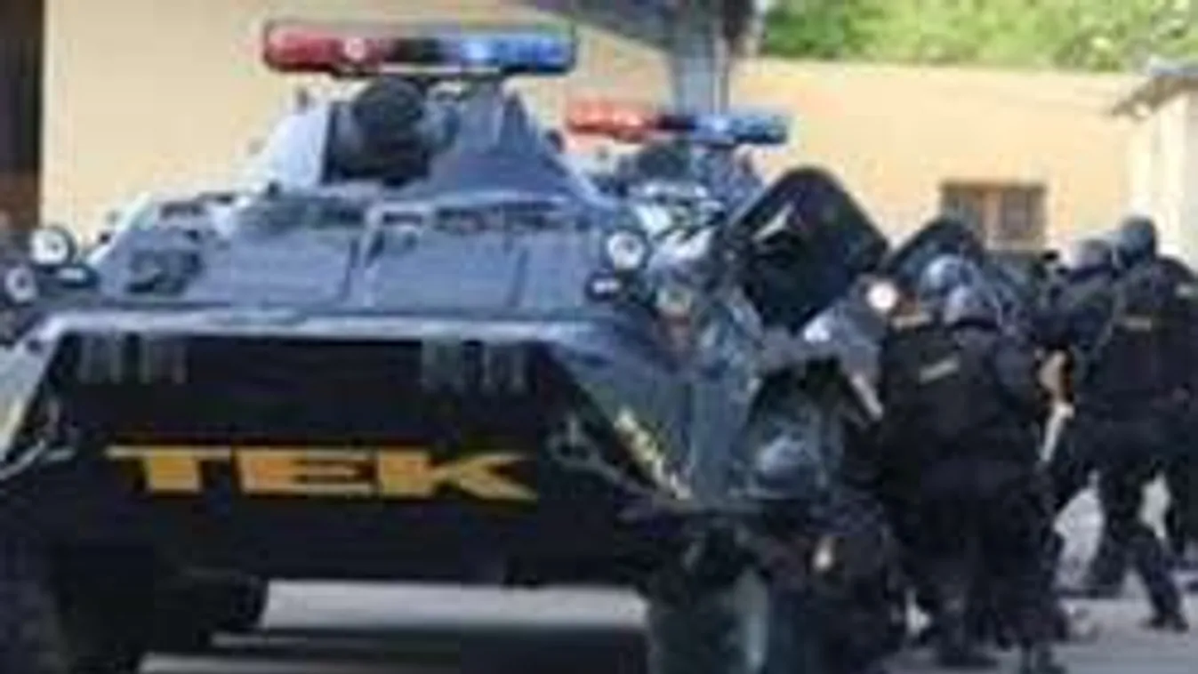 Nem emlékszik a tatabányai férfi, hogy rendőrökre lőtt