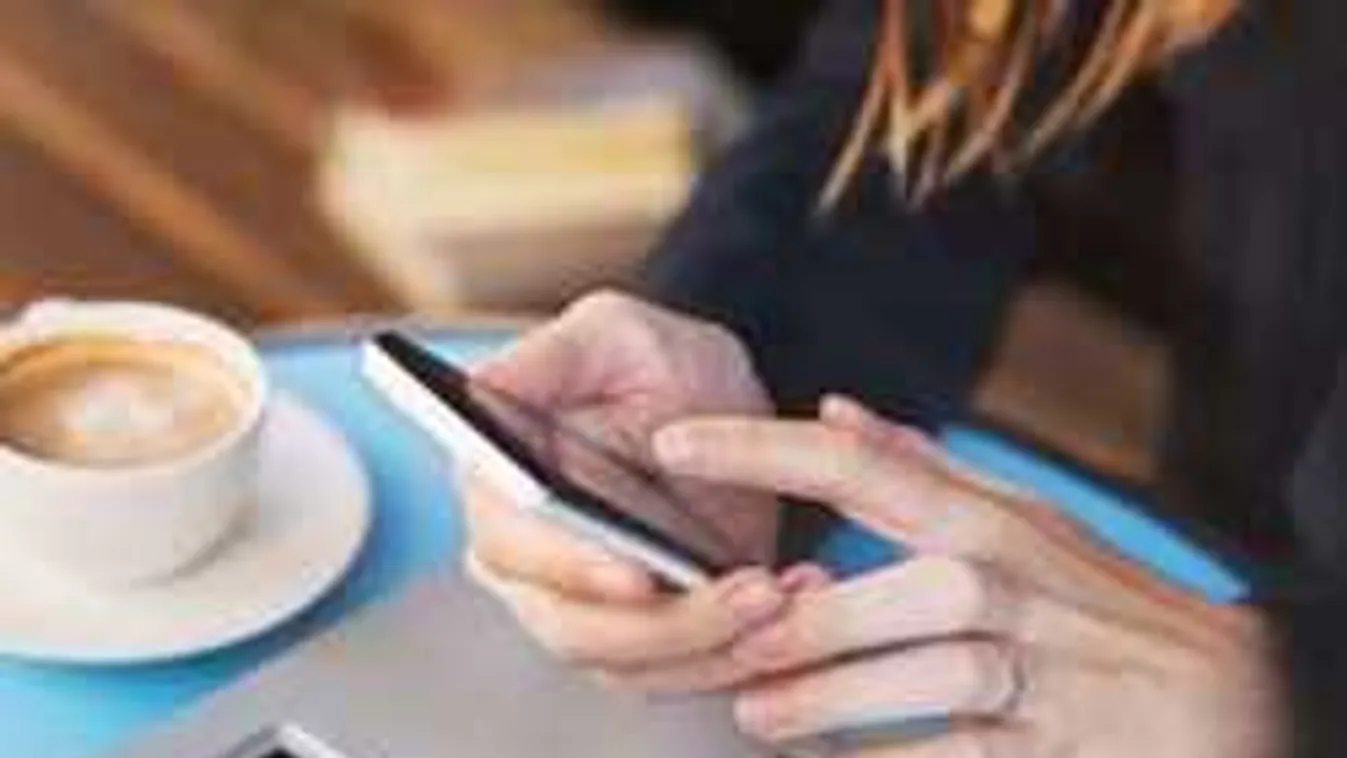 Döbbenetes, ilyen komoly betegséget okoz a mobiltelefon