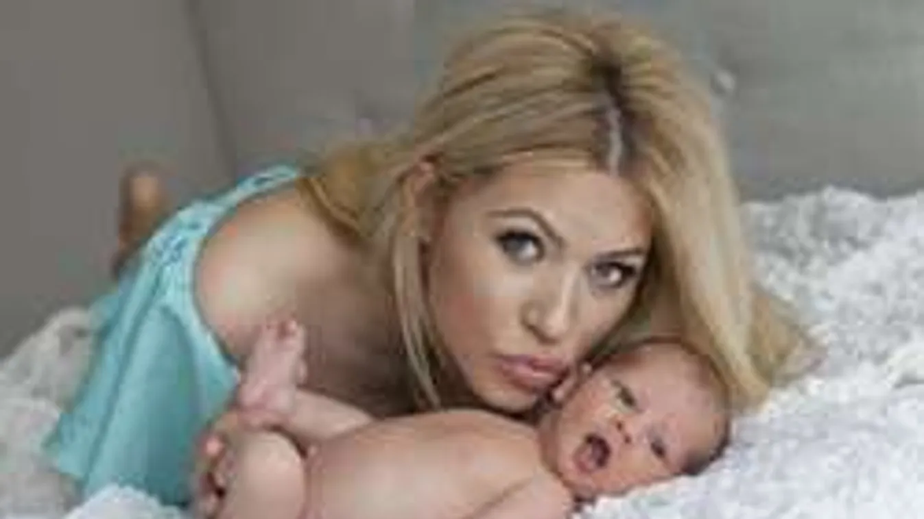 Meghökkent anyja pucér képeitől Hargitai Bea kisfia