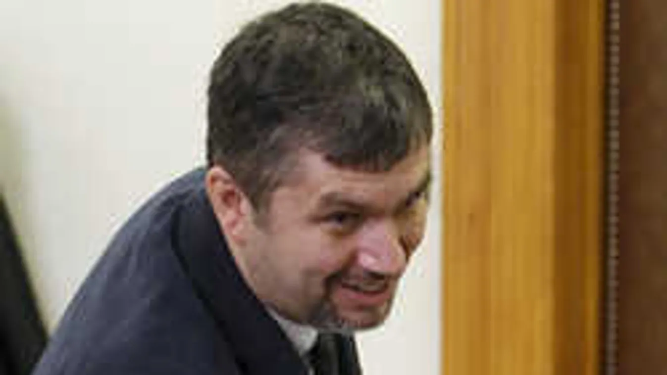 Hadházy Ákos édesanyja egy strómanhálózat tagja volt