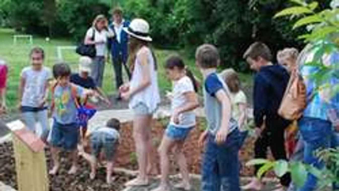 Magyar parkok, ahol kötelező lerúgni a cipődet