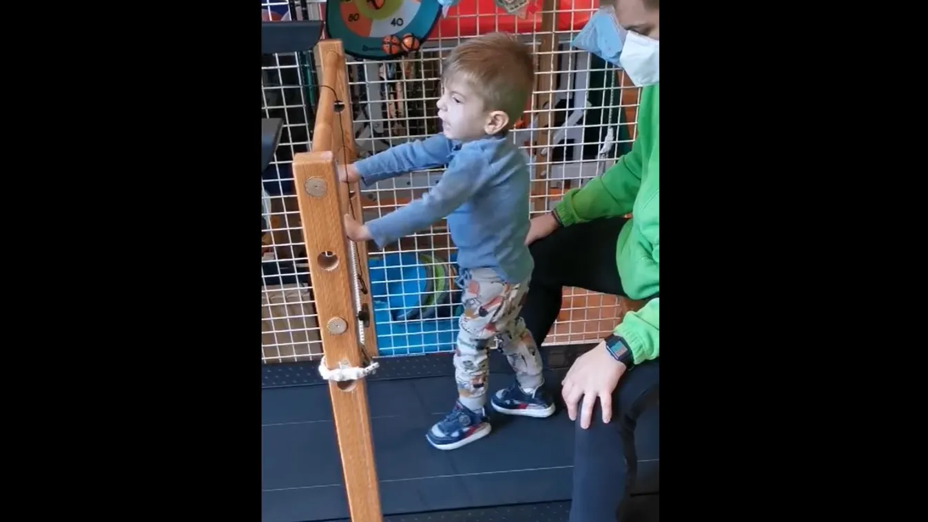Elképesztő, hogy mit tud az SMA-s Zente: már különleges futópadon lépeget – videó