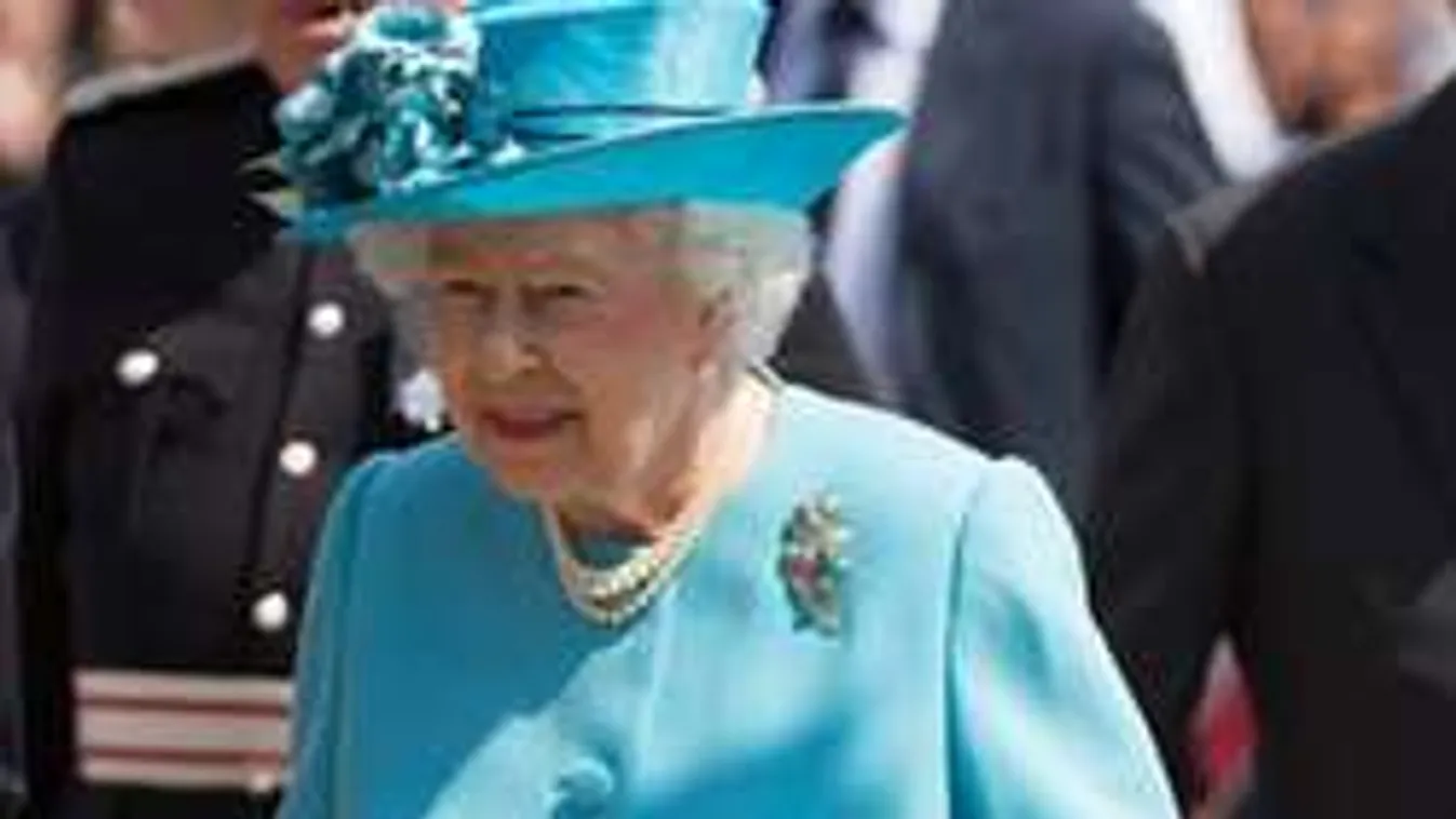 Belebukhat élete botrányába II. Erzsébet - Videó