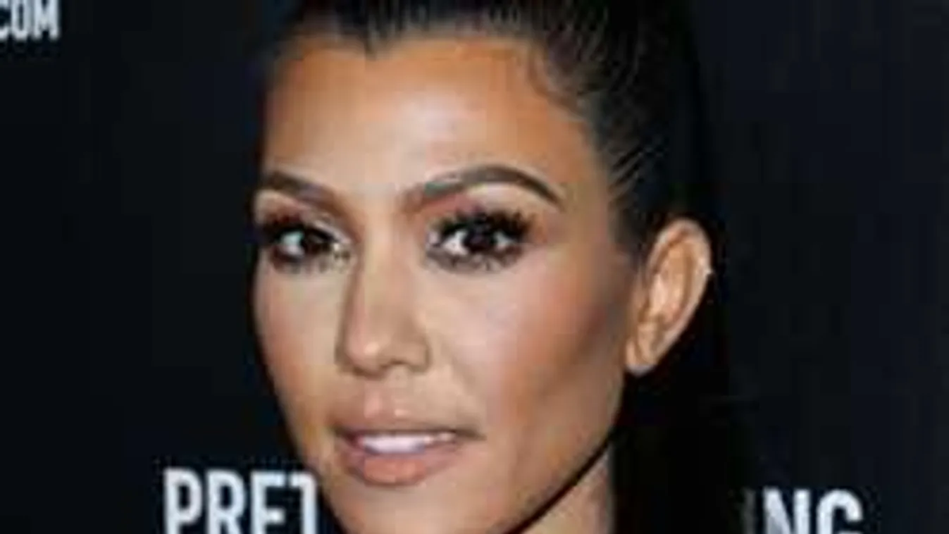 Ilyen dögös pucér háromgyerekes anyukát még nem láttál!