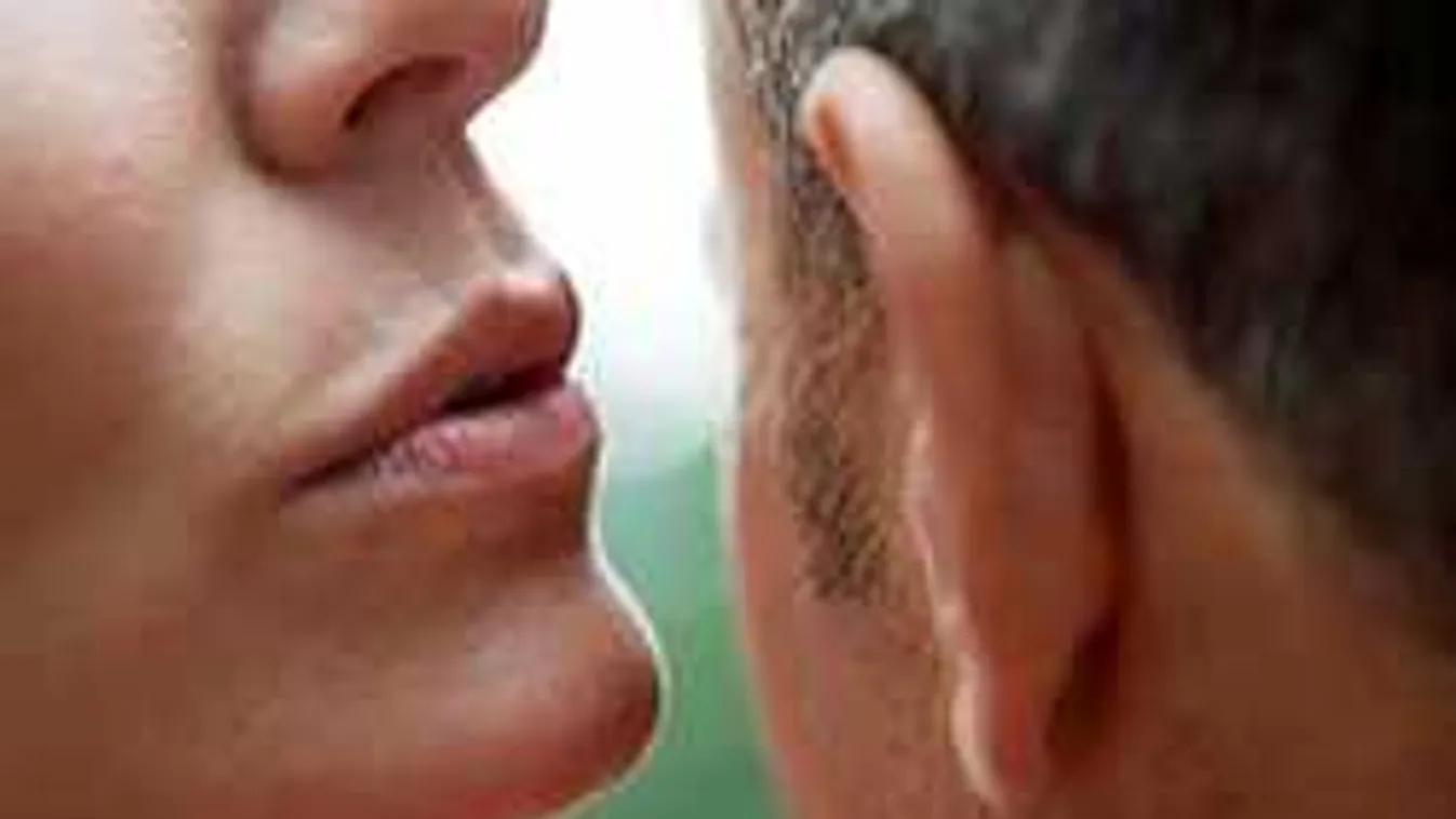 Durva, mi történik, ha éppen orgazmus előtt ezt suttogják a füledbe