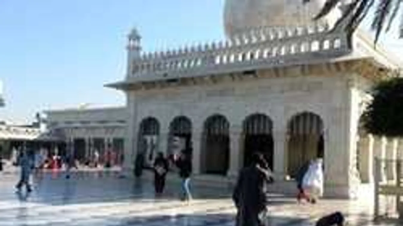 Megerőszakolta a saját 15 éves húgát egy iskolás és két idősebb bátyja