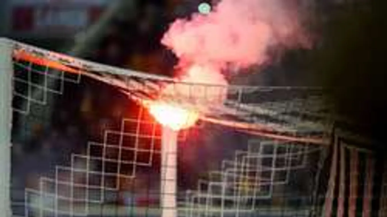 Botrány Romániában, petárda robbant a Bayern klasszisa mellett