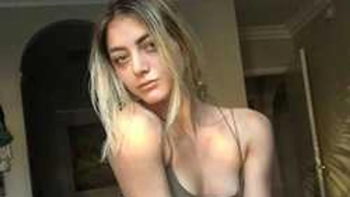 Meztelenül italozott a háza előtt a szőke szépség!