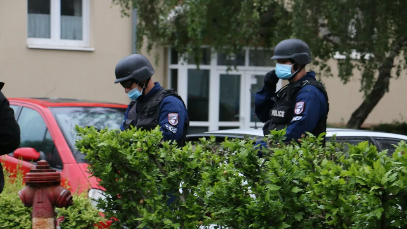 Pofátlanul nem létező speciális maszkokat adott el egy győri férfi -videó