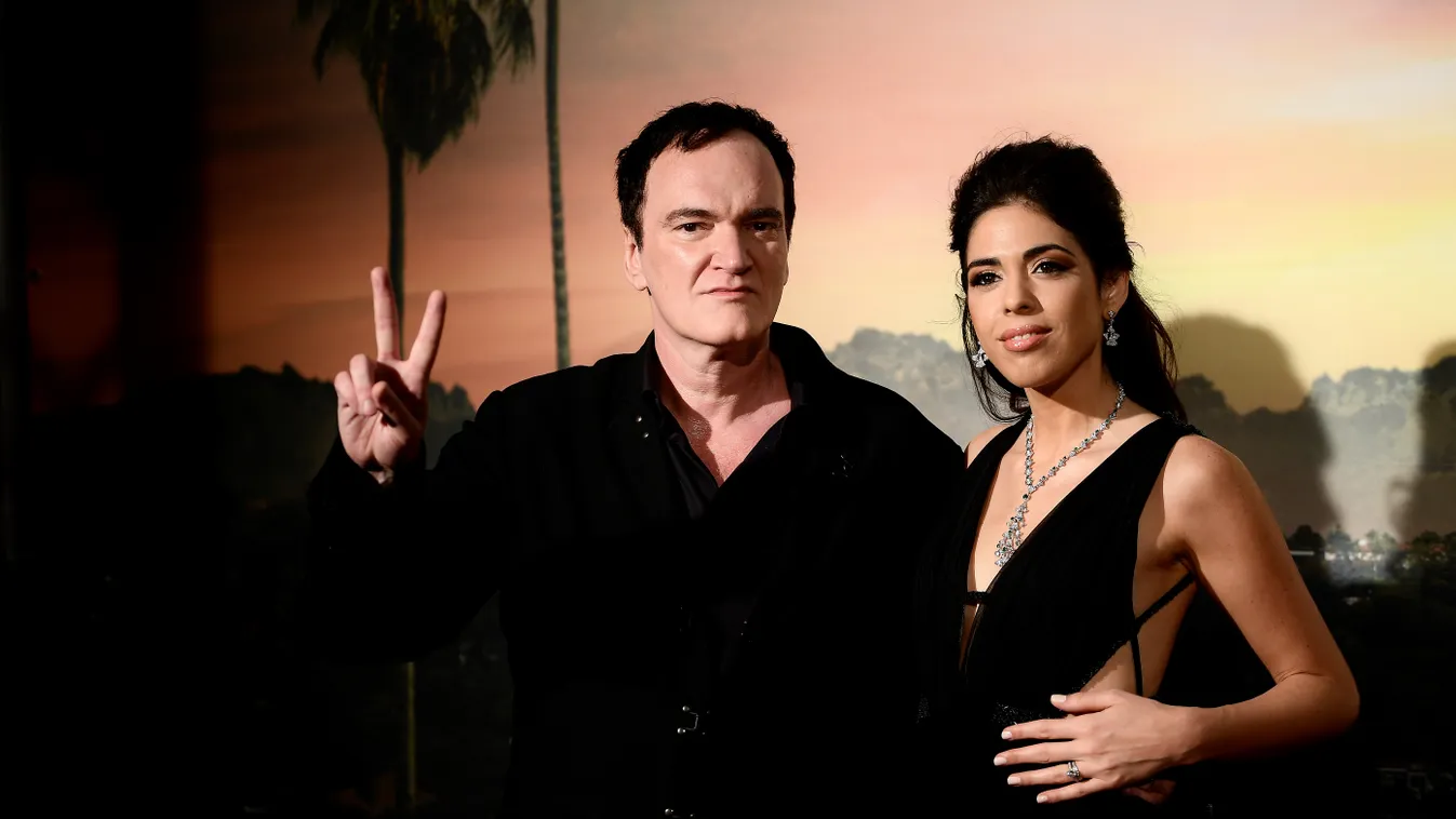 Hatalmas bejelentést tett az 56 éves rendező: apa lesz