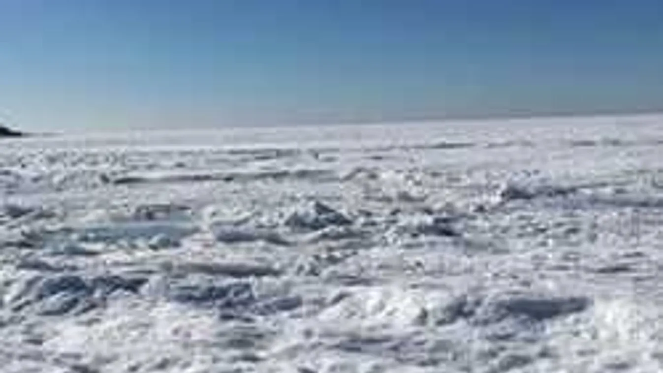 Hihetetlen felvételek: befagyott az óceán az ítéletidőben! - videó