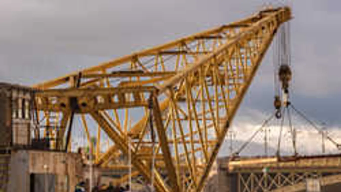 Megvan az időpont: ekkor érkezhet a Clark Ádám emelődaru a Hableányhoz