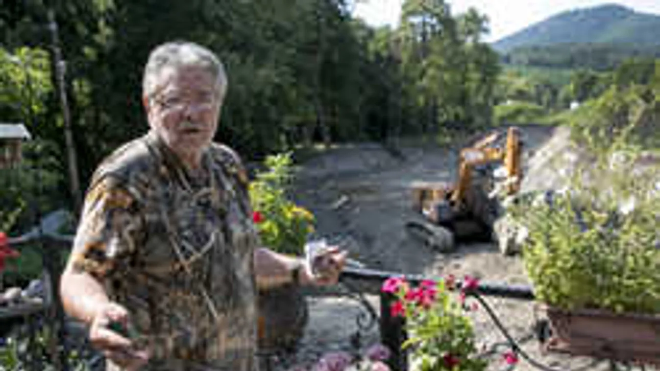 Oszter Sándor állítja: rengeteg pénzzel tartozik neki az öngyilkossággal fenyegetőző munkás