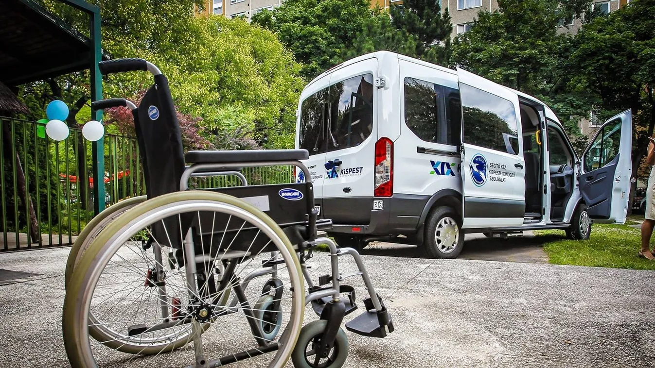 Ezeken a helyeken vakcina-taxi viszi oltani a betegeket Budapesten