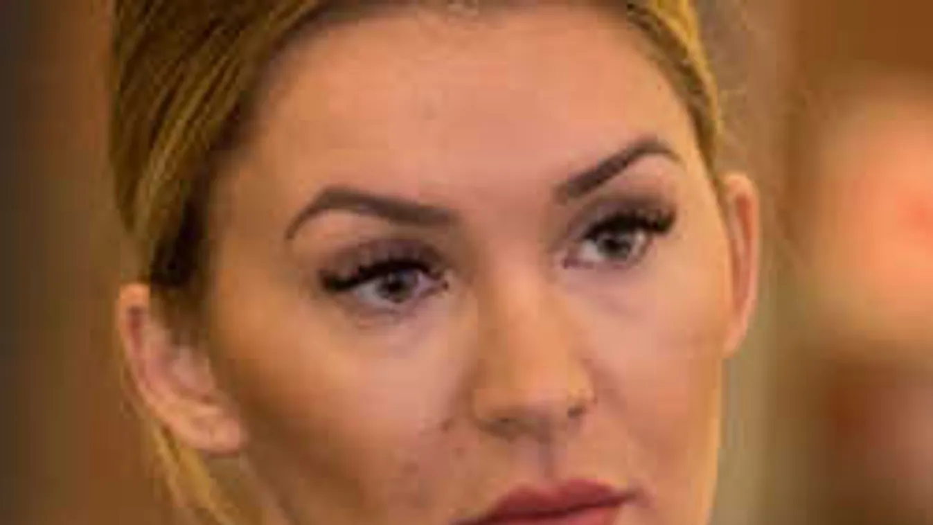 Párjára hallgatott: Csúnyán leégett Hódi Pamela