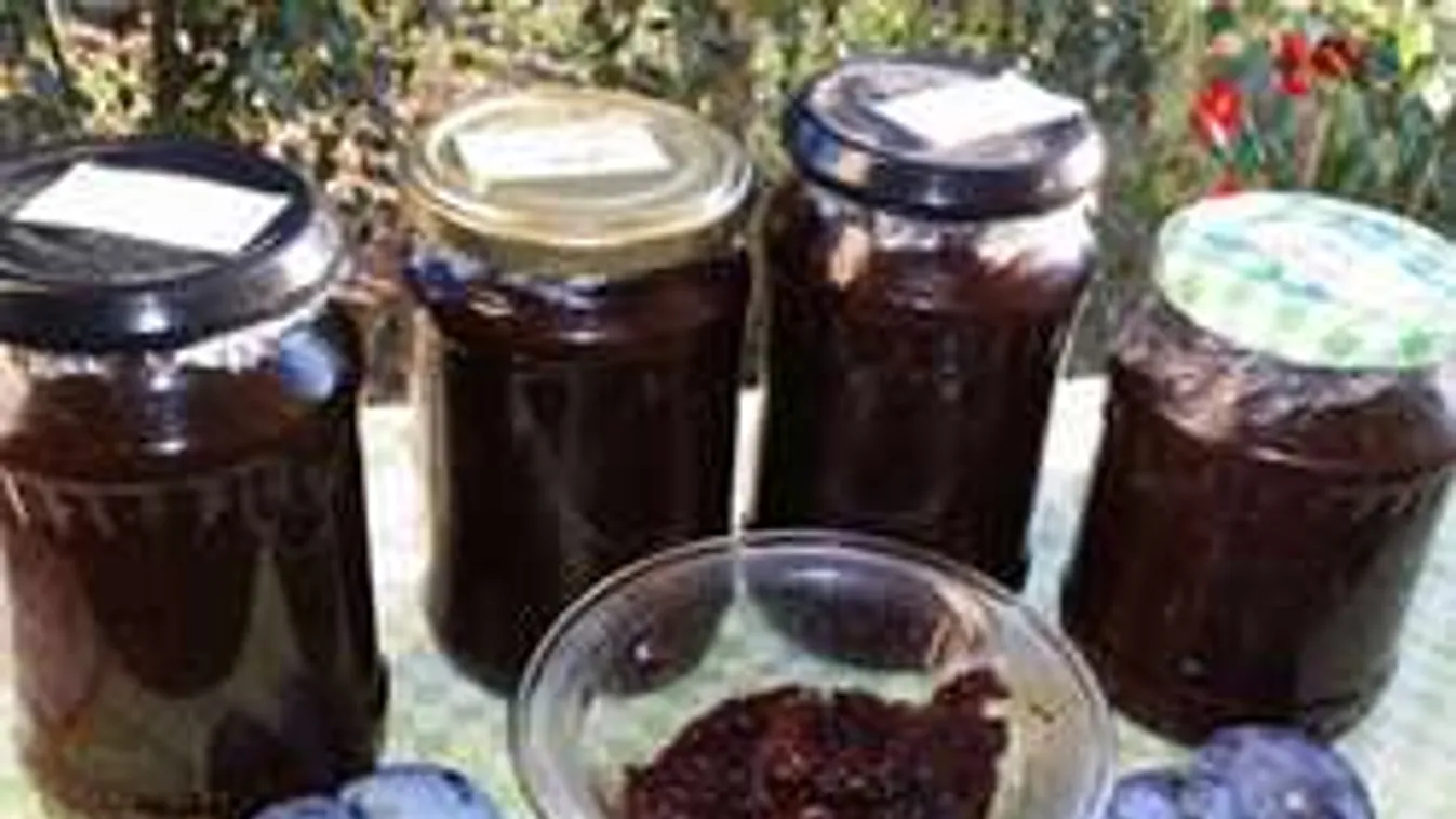 Megújult a szilvalekvár, kényelmesen készül: süsd tepsiben!