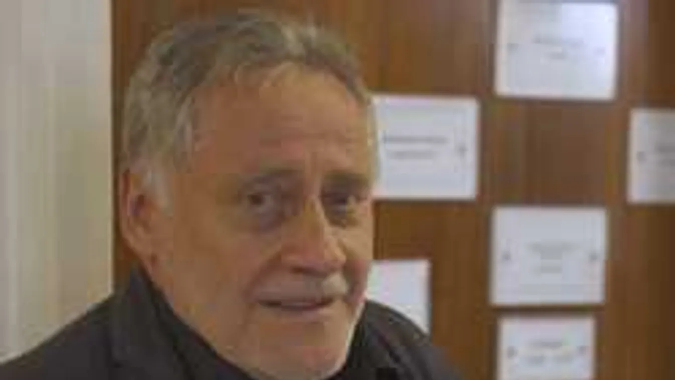 Környeivel küzdve emlékezett elhunyt barátjára a legendás magyar színész