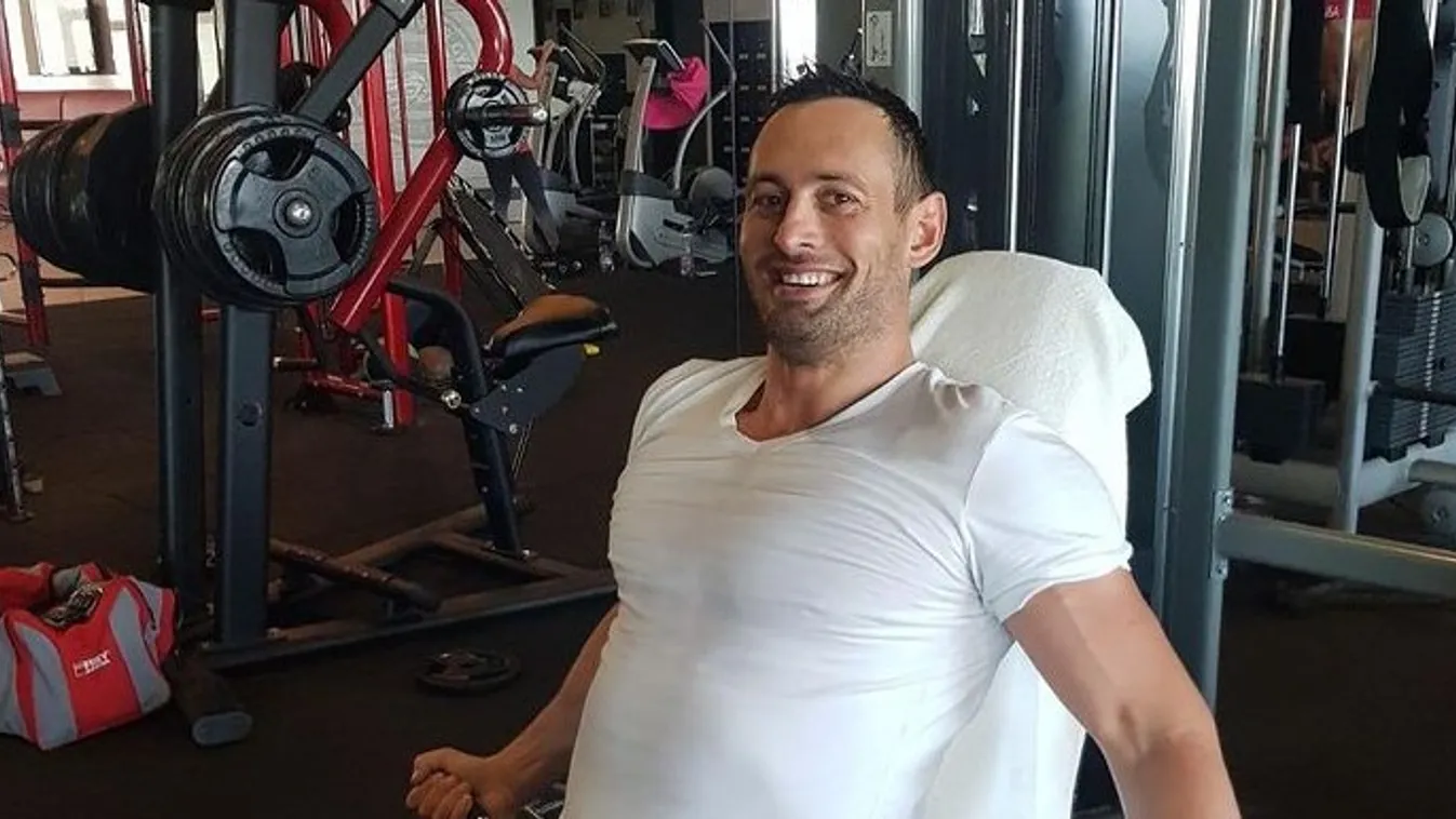 „Széttettem a lábam, helyzet van” – korhatáros kép készült Szegedi Fecsó barátnőjéről