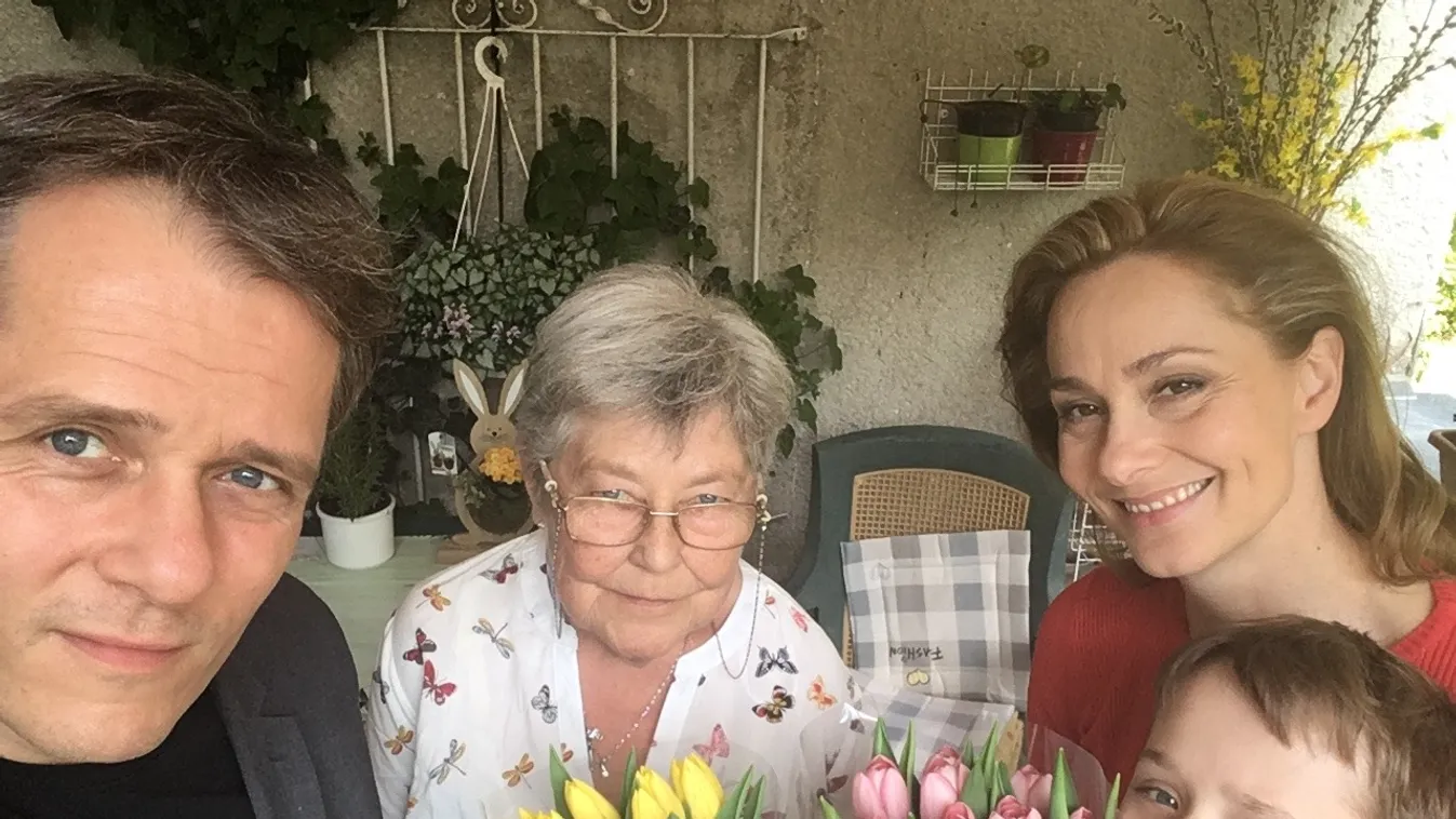 „Méltó módon távozhatott„ – könnyeivel küszködve nyilatkozott Őze Áron anyja elvesztéséről