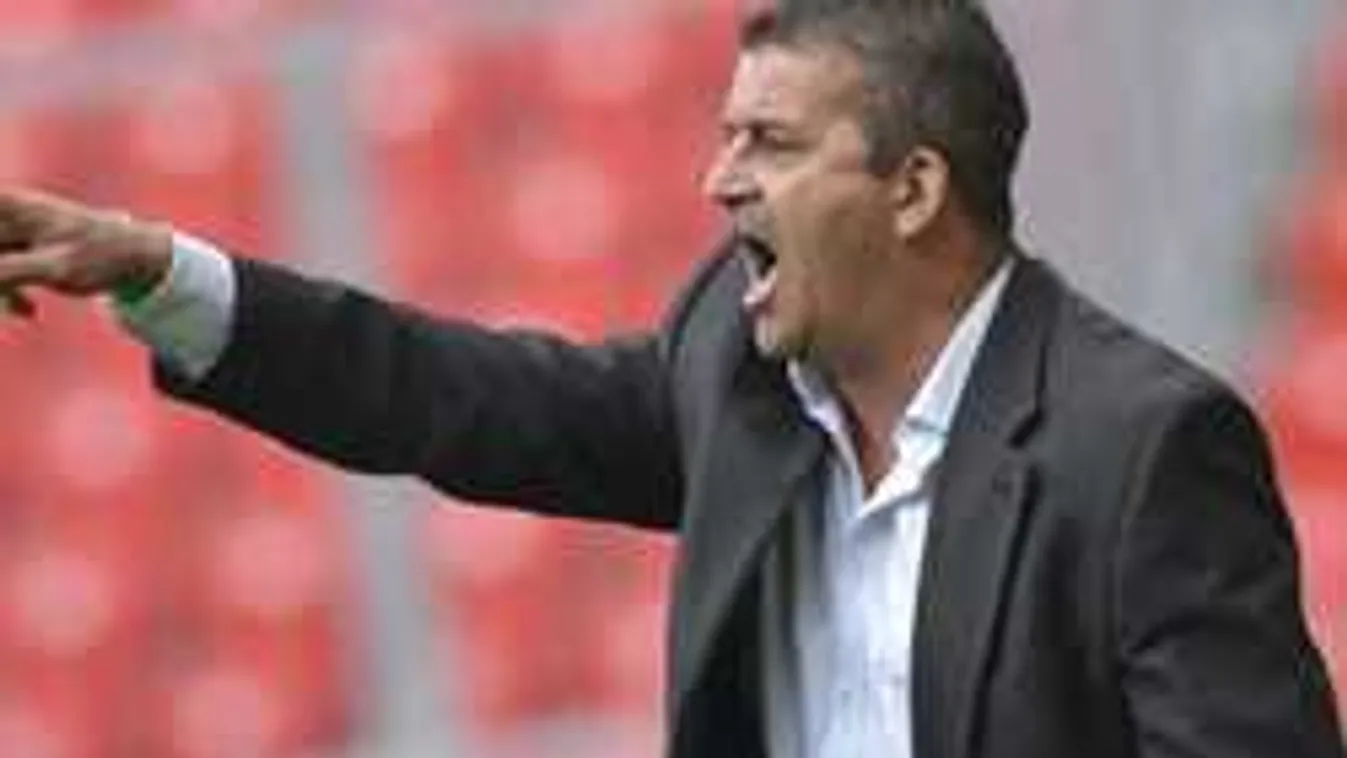 Újra lecsapott a legmocskosabb szájú edző