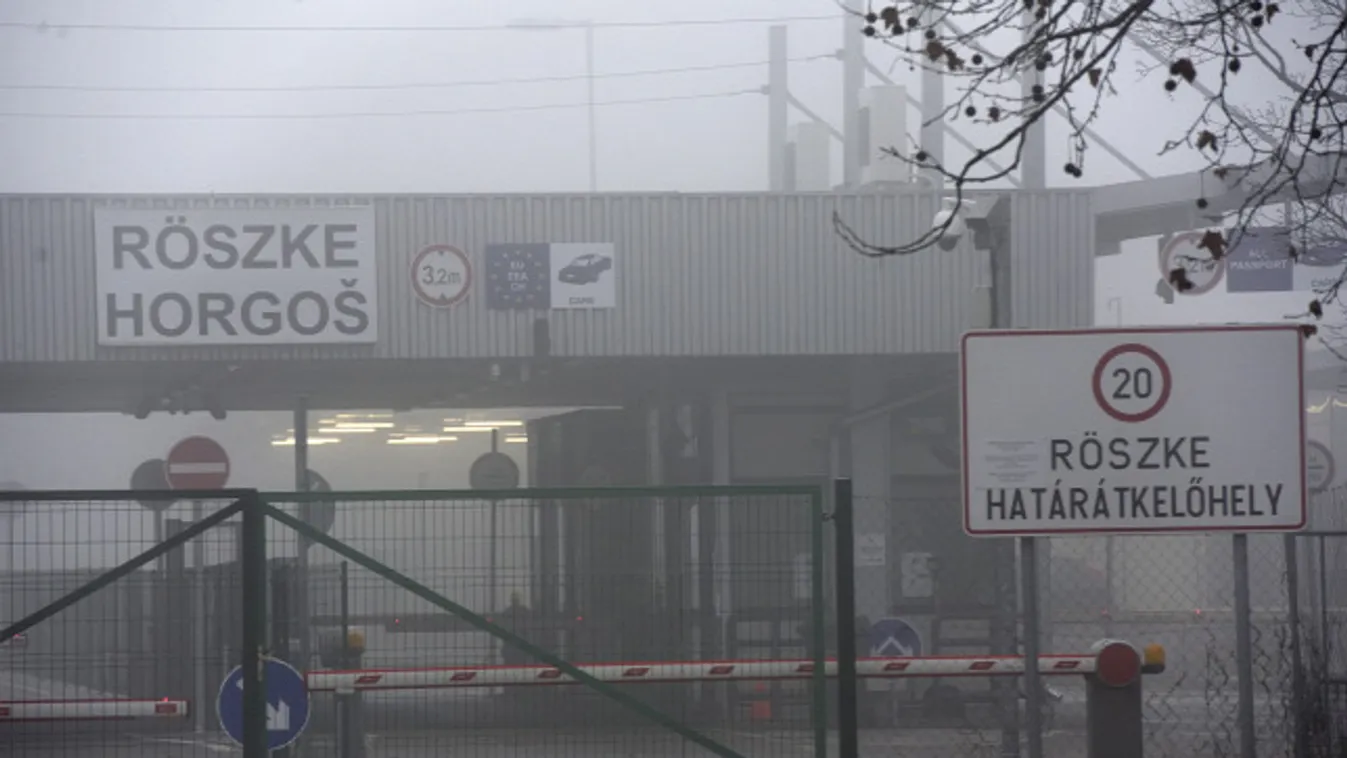 Áttörték a kerítést a migránsok Röszkénél, lövések is eldördültek