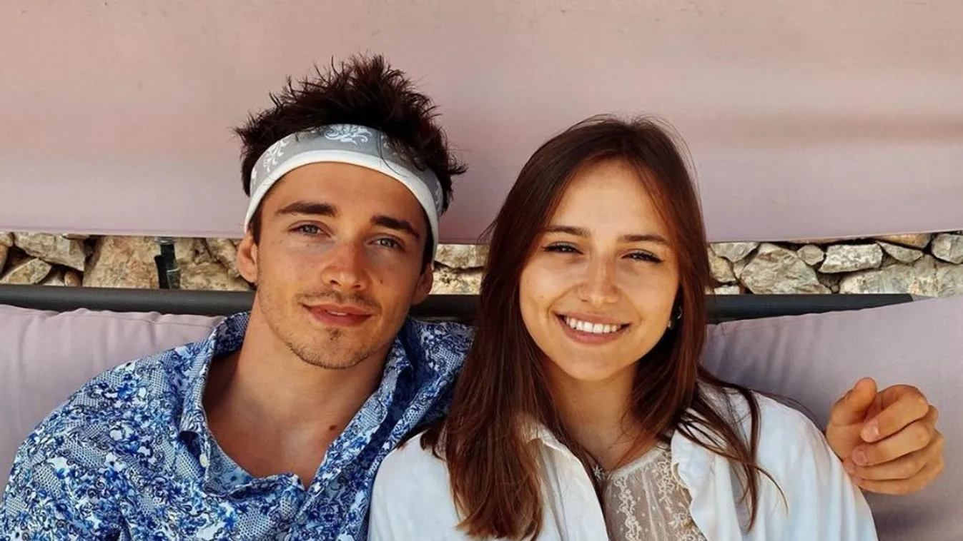 Ezzel a bombázóval megfogta az Isten lábát a Forma-1 sztárja