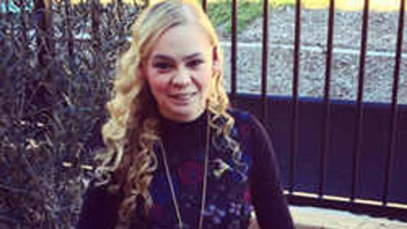 Minden mozdulat fáj a pillangólánynak