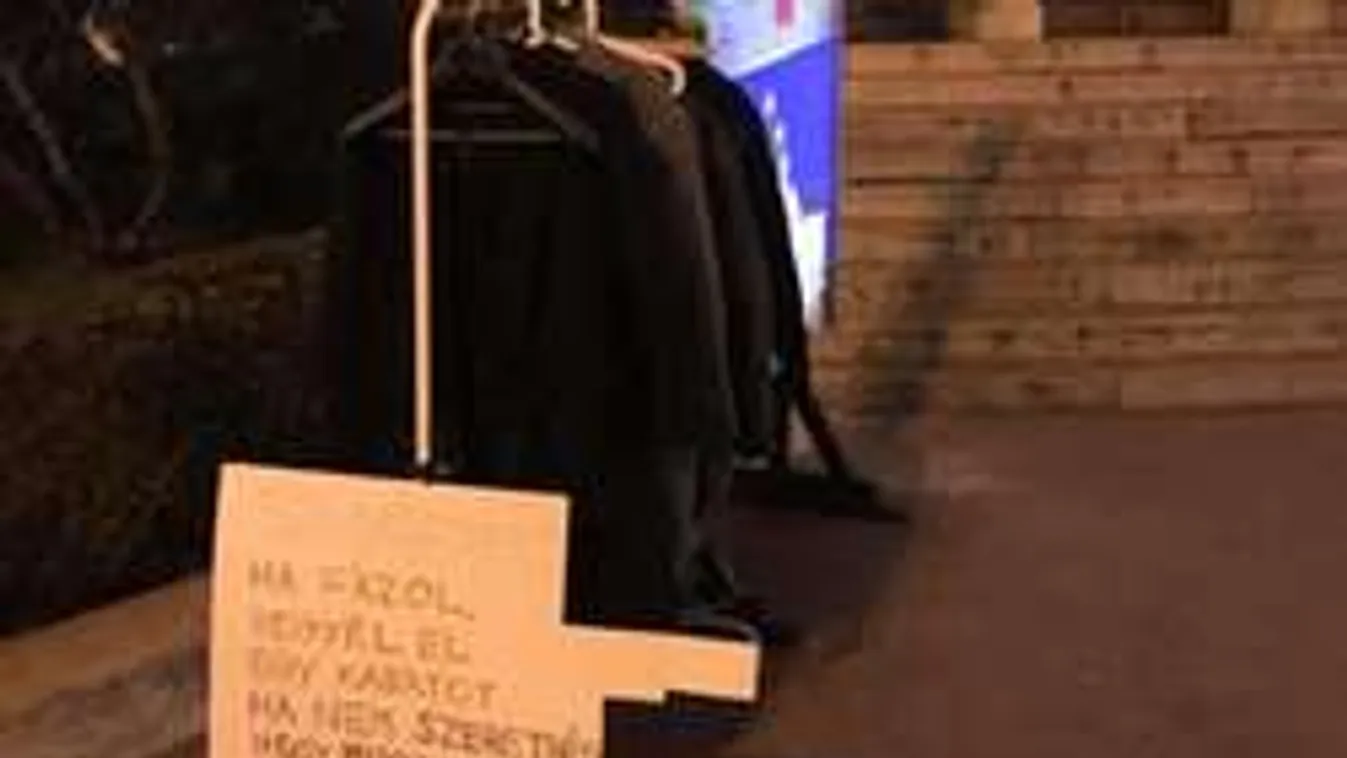 Vegyél el egy kabátot! - így segítenek Pesten, hogy senki se fagyjon halálra