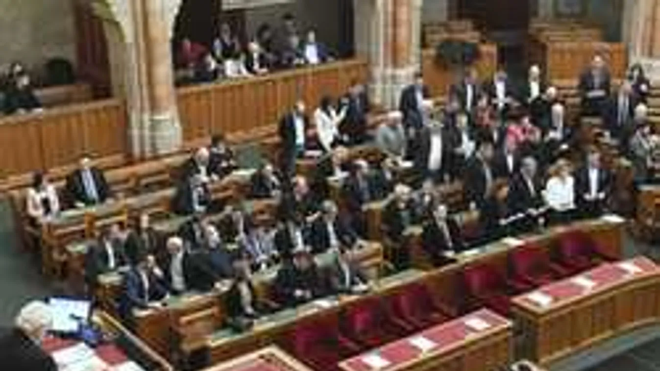 Az ellenzéknek csak a politikai balhé fontos