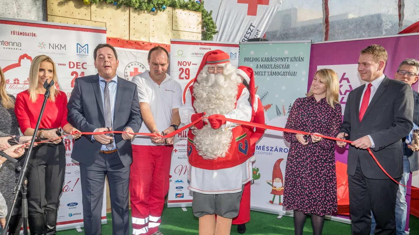 Újra megnyílt a MikulásGyár, a finn Mikulás is eljött