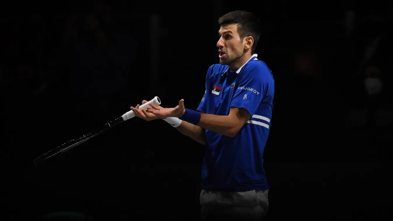 Kukacok az ételben, migránsok a szomszédban – döbbenetes helyre zárták Djokovicsot