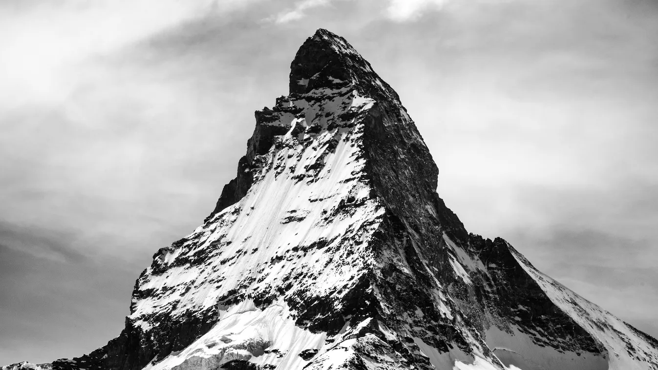 Borzalom a Zsári-völgyben: autóban ülő holttestre bukkantak