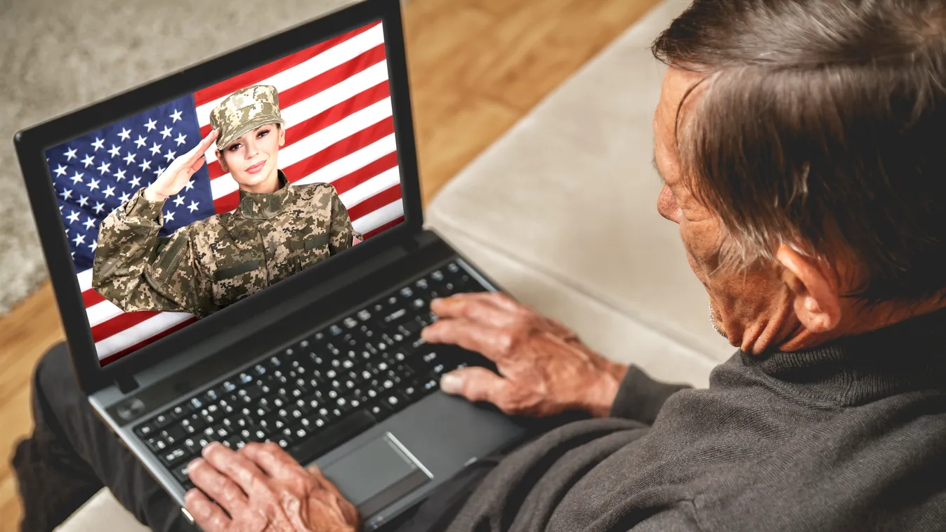 Senior with a laptop in the hands