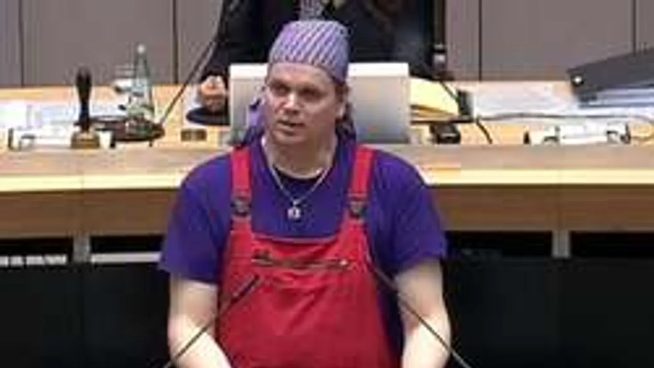 A politikus megerőszakolt és megölt egy férfit, majd jött az áramütés...