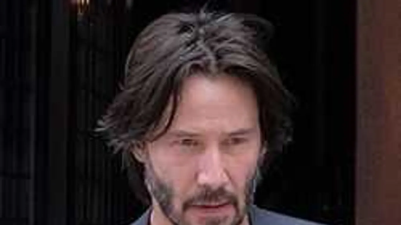 Rejtélyes szőkeséggel bukott le az éjszakában a sztárszínész