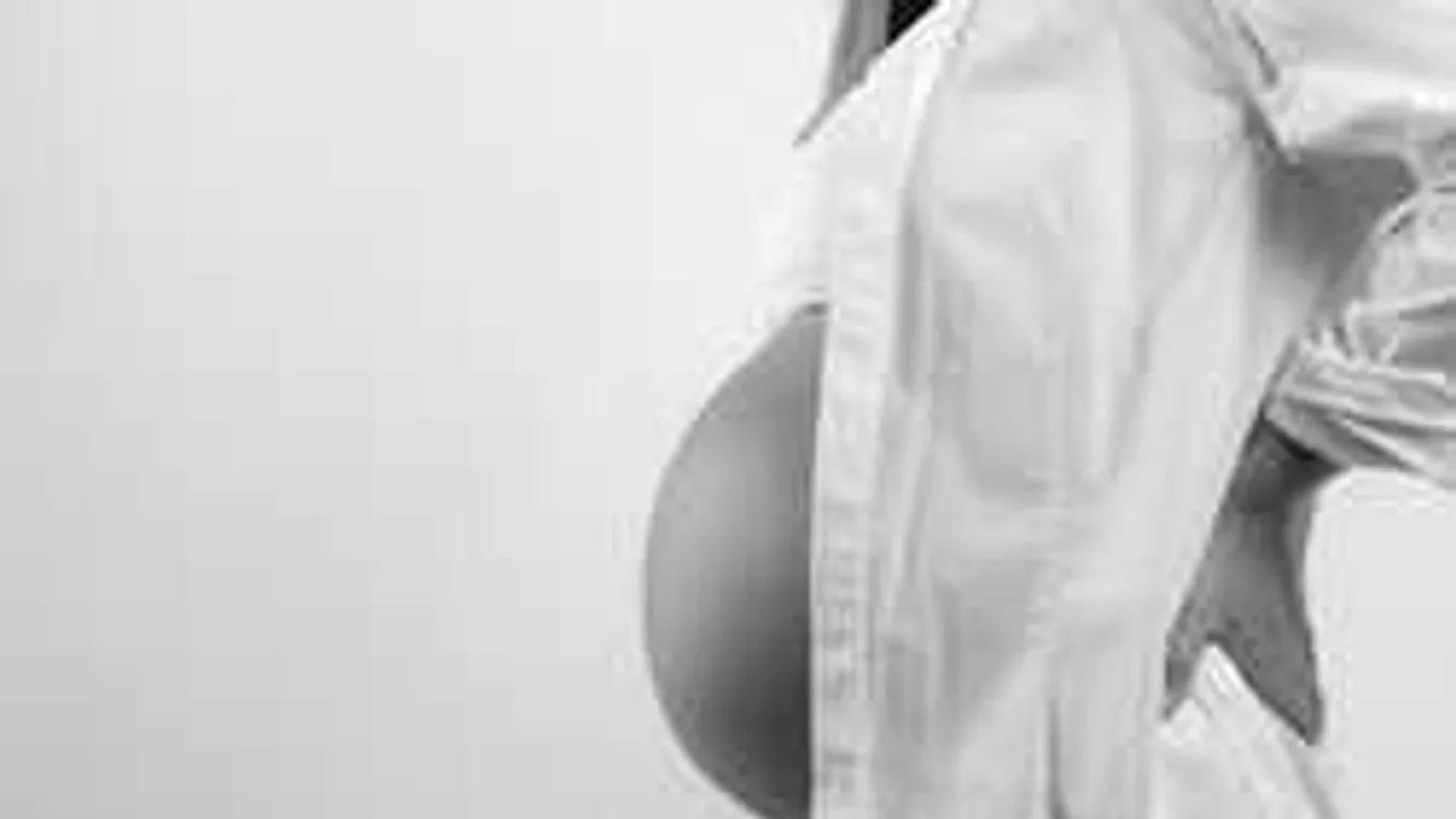 Brutális támadás érte a terhes kismamát: savval locsolták le