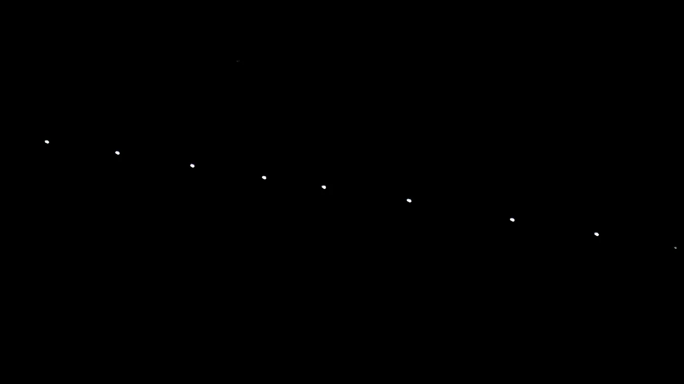 SpaceX 60 Starlink sat's make a flyby as they sun reflects off them over the west coat of Southern California Monday evening. Van Nuys CA,/USA. Nov 12,2019. by Gene Blevins/ZUMAPRESS)